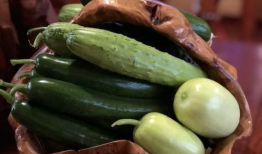 网红吃瓜溜溜梅,溜溜梅成热门零食伴侣